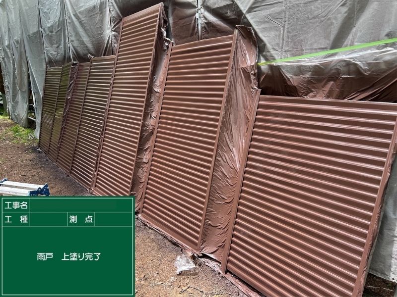 茅野市H様邸の雨戸上塗り完了後