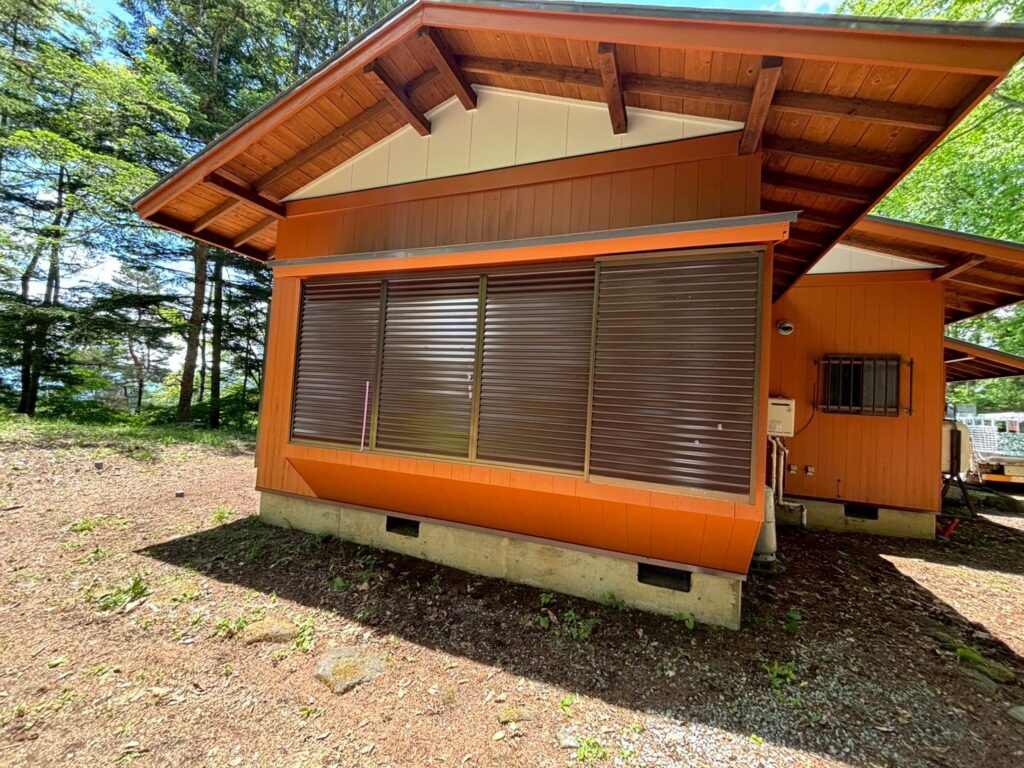 茅野市の木部外壁・屋根塗装施工事例｜ウッドデッキも仕上げたH様邸